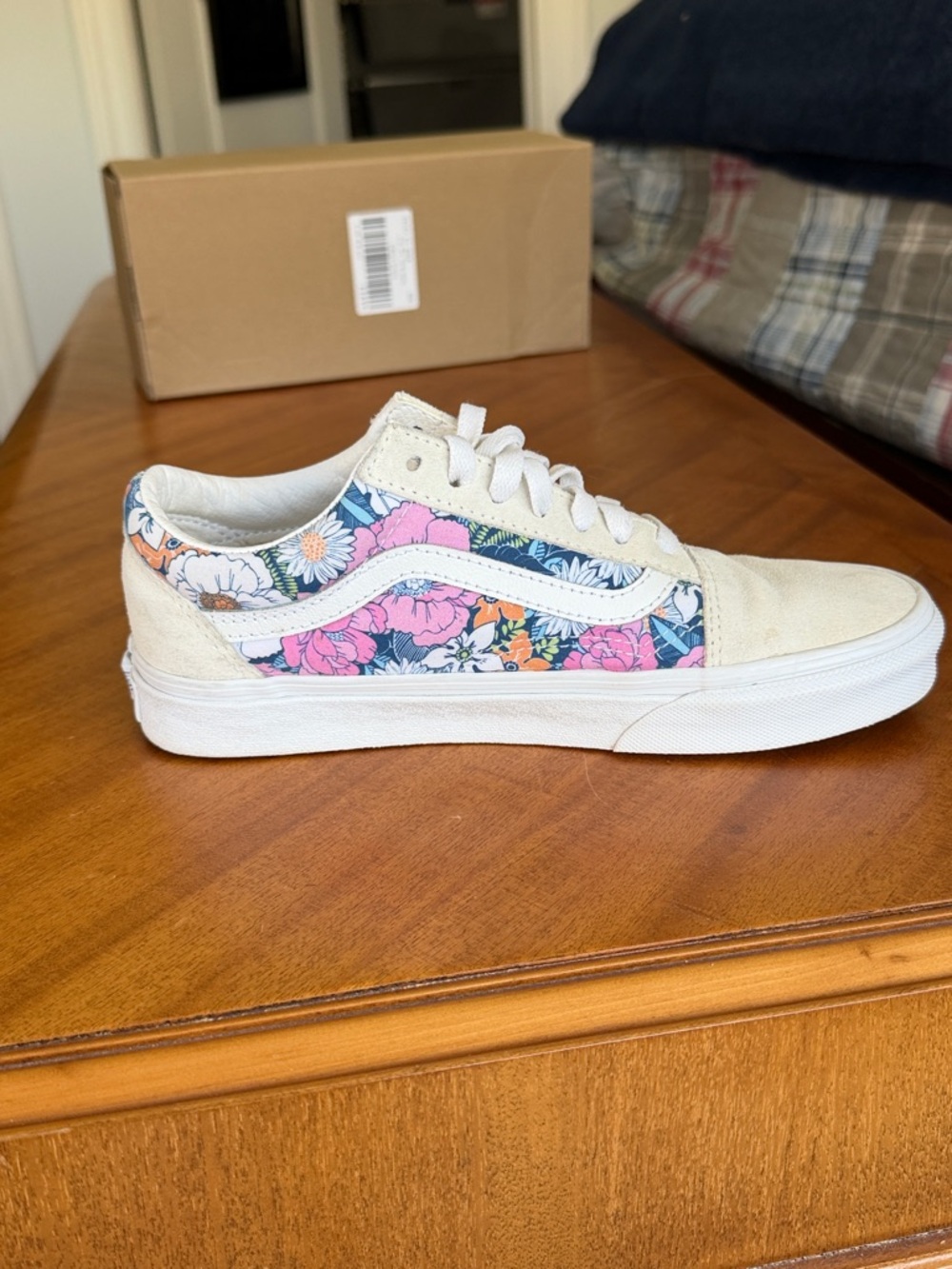 Vans Cream Low-Top Sneakers with Floral Panels - Picture 7 of 14